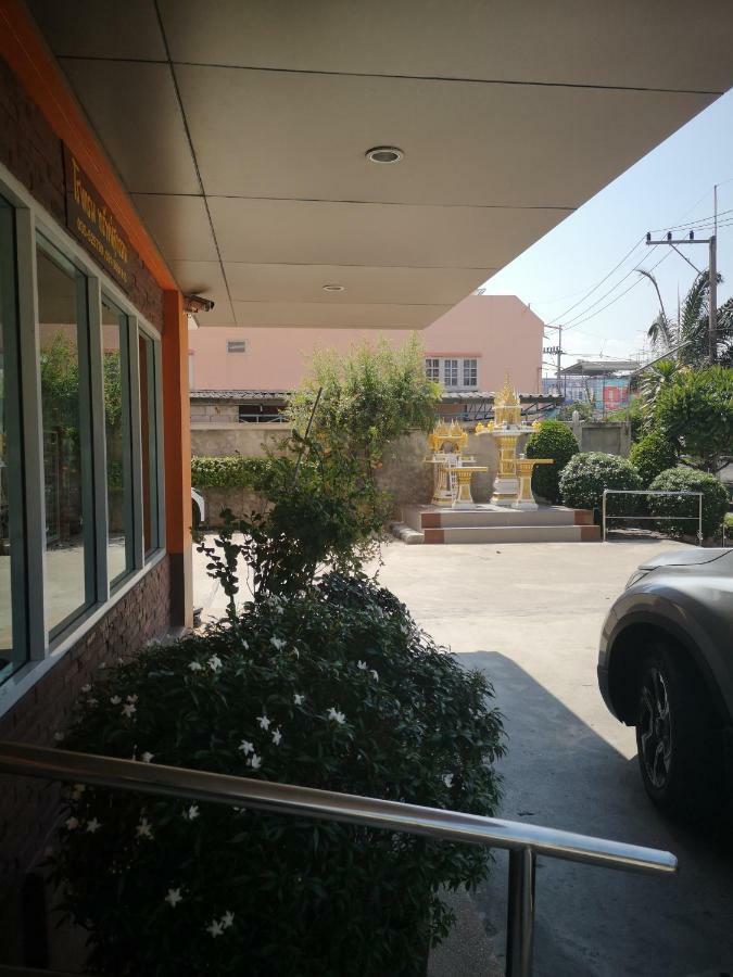 Sab Suwarn Mansion Suphan Buri Exterior foto