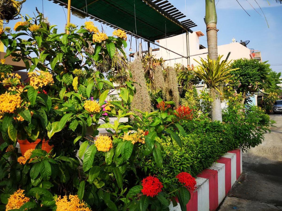 Sab Suwarn Mansion Suphan Buri Exterior foto